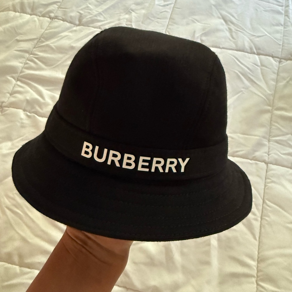 Burberry Classic Black Logo Bucket Hat - Picture 5 of 7
